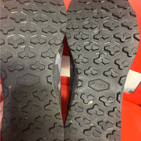 Asics Black and Red Athletic Shoes for Performance - Picture 8 of 9